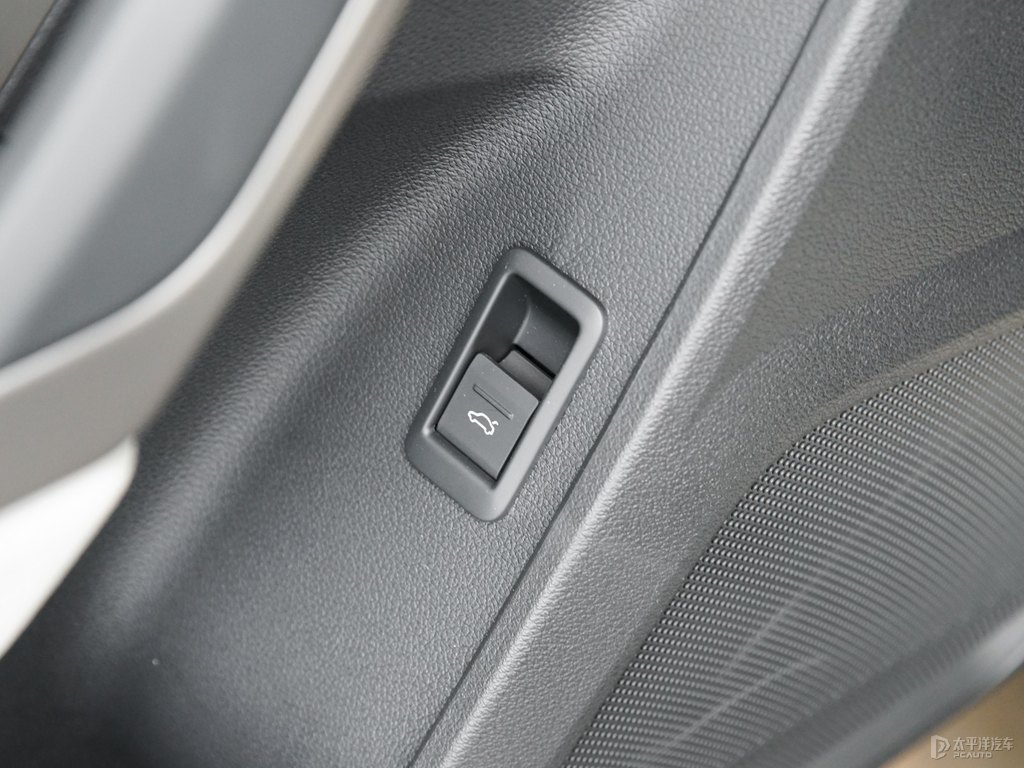 鱷魚綠奧迪Q3 Sportback車廂內(nèi)飾圖片