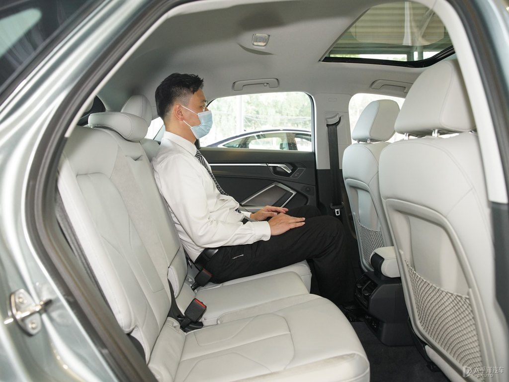 鱷魚綠奧迪Q3 Sportback駕乘空間空間圖片