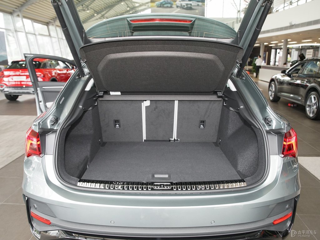 鱷魚綠奧迪Q3 Sportback后備廂空間圖片