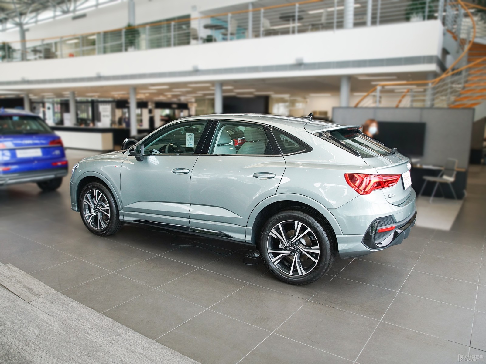 鱷魚綠奧迪Q3 Sportback整車外觀外觀圖片