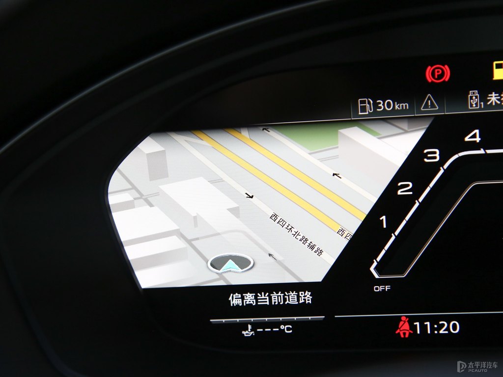 米索斯黑奧迪RS 5中控內(nèi)飾圖片