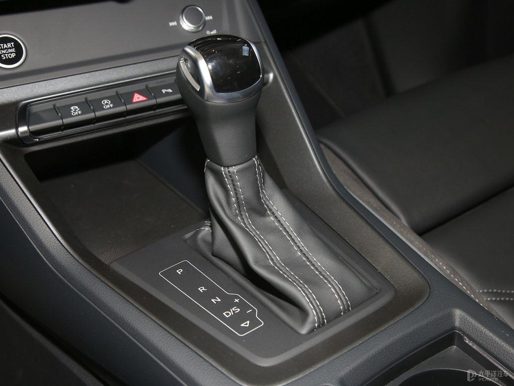 可汗綠奧迪Q3 Sportback中控內飾圖片