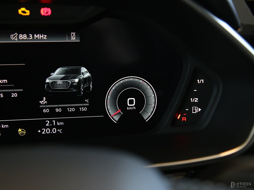 可汗綠奧迪Q3 Sportback中控內(nèi)飾圖片
