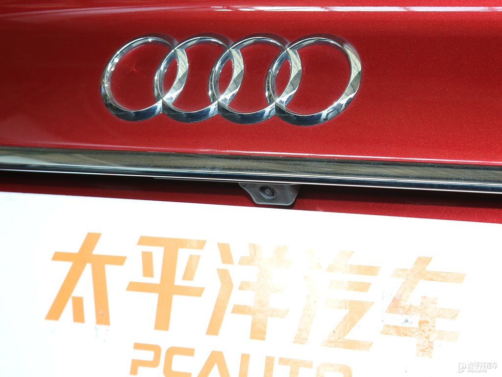斗牛士紅奧迪A4L車尾外觀圖片