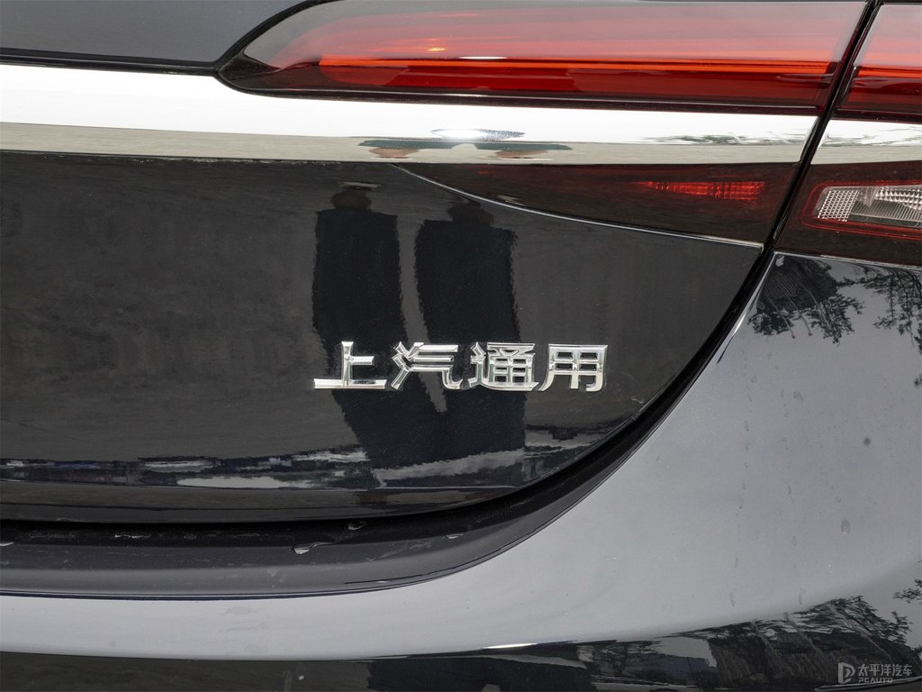 墨玉黑君越車尾外觀圖片