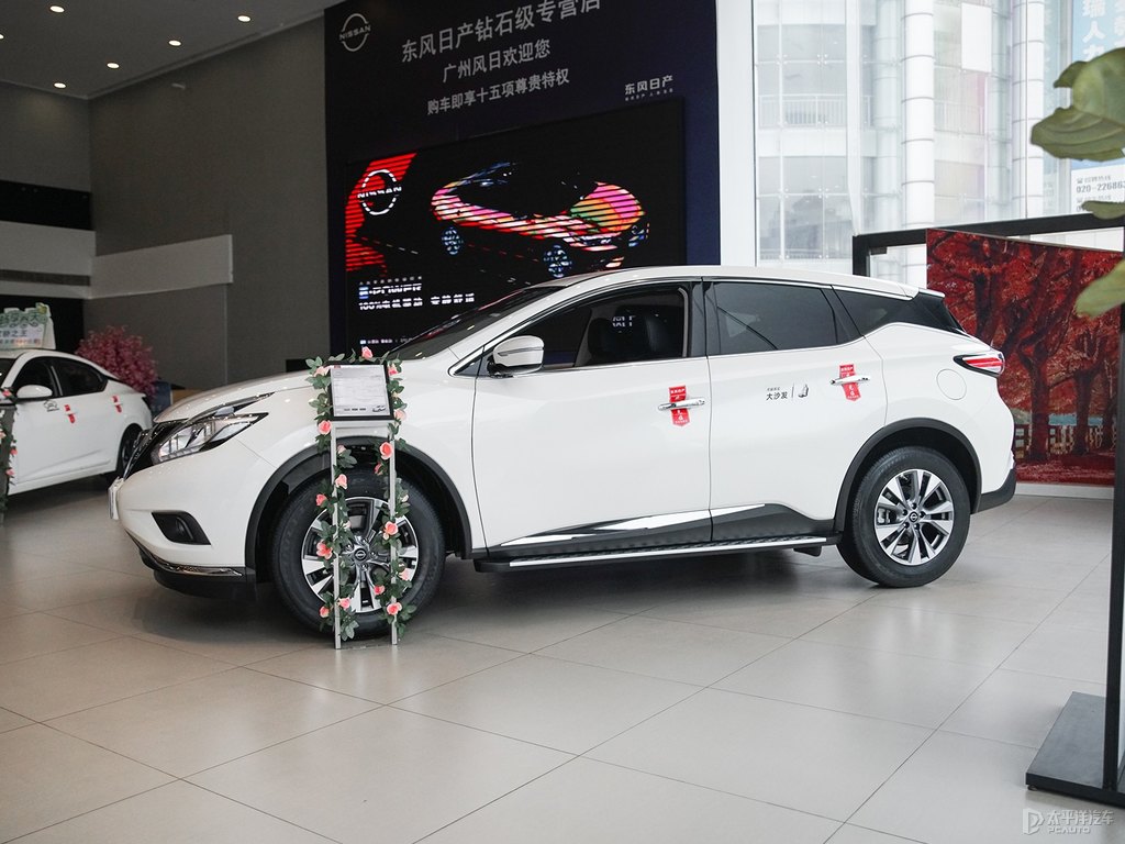 樓蘭整車外觀外觀圖片