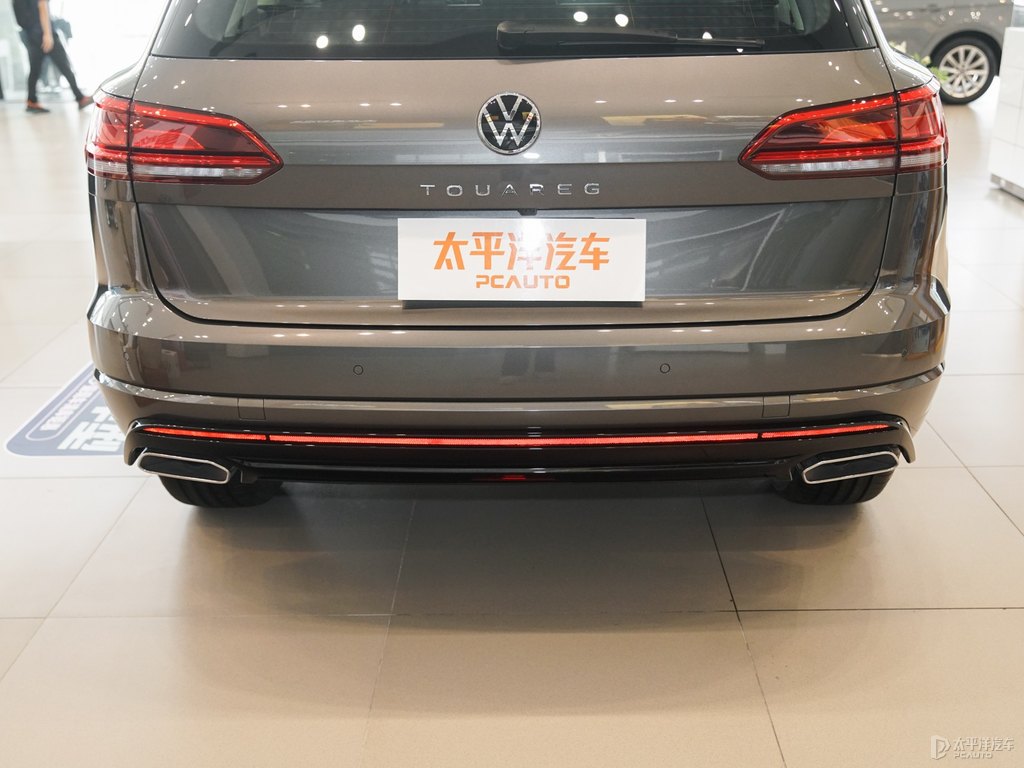 深邃棕途銳車尾外觀圖片
