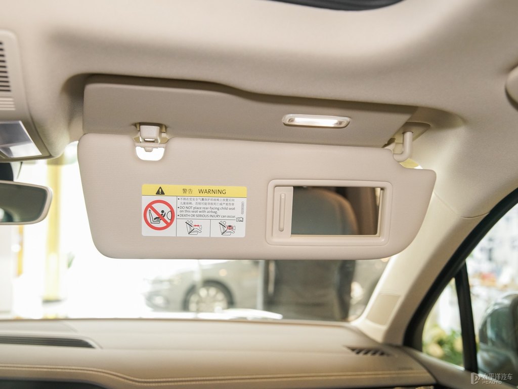 深邃棕途銳車(chē)廂內(nèi)飾圖片
