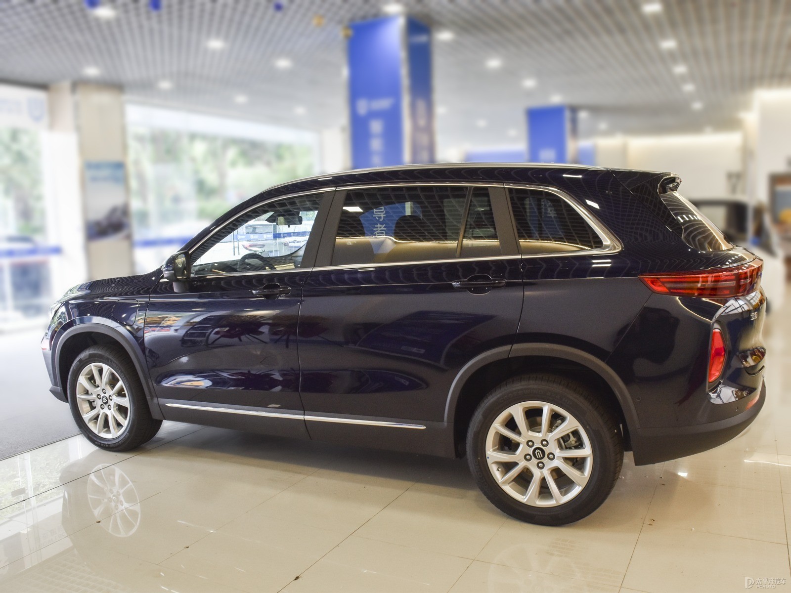 創(chuàng)維汽車EV6外觀高清大圖