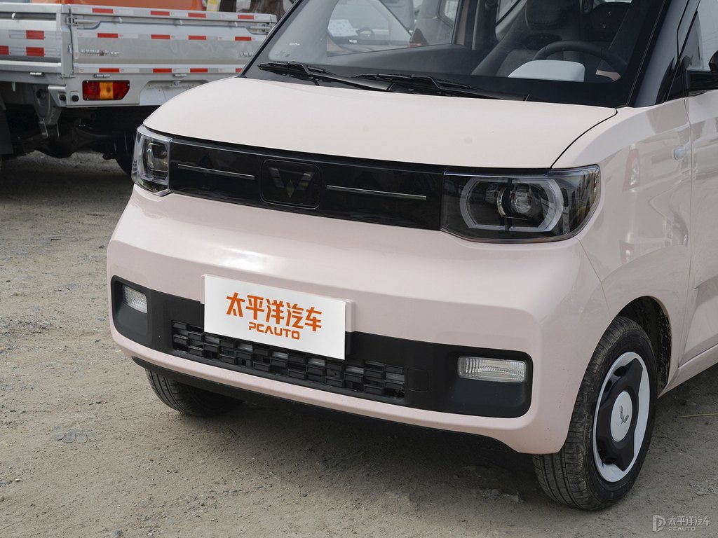 白桃粉宏光MINIEV車頭外觀圖片
