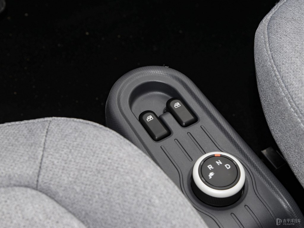 白桃粉宏光MINIEV車廂內(nèi)飾圖片