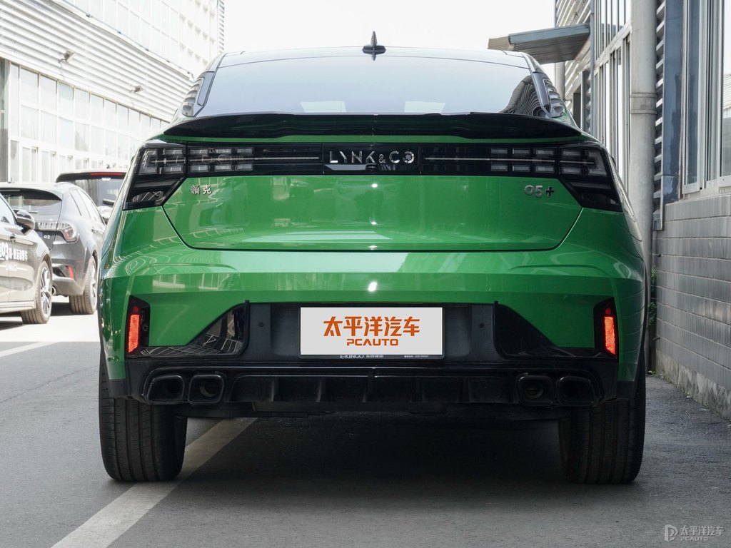 黑色+綠色領克05車尾外觀圖片