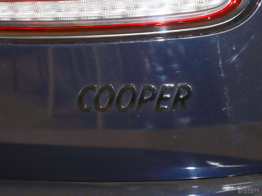 ʮȺ+ʥRZ{(ln)MINI CLUBMAN܇(ch)β^DƬ