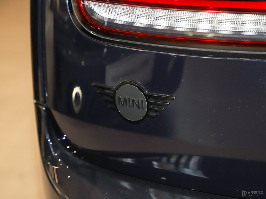八十度黑+圣馬力諾藍(lán)MINI CLUBMAN車尾外觀圖片