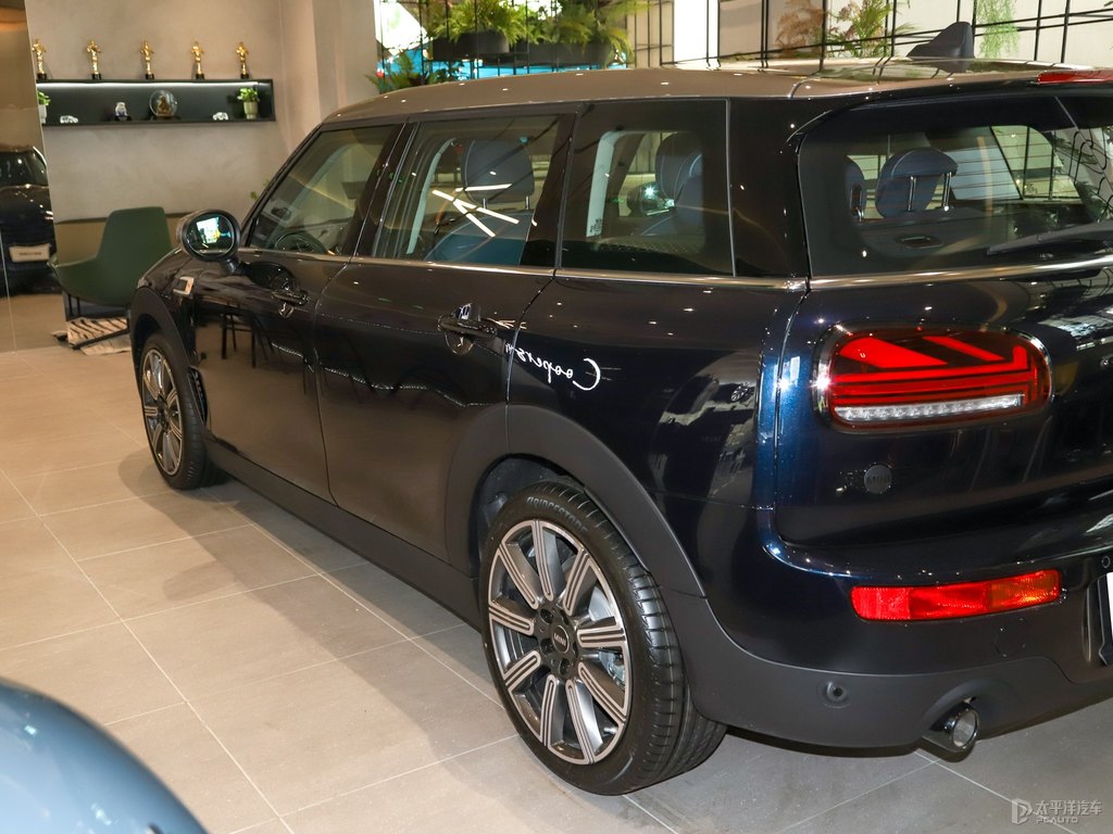 ʮȺ+ʥRZ{MINI CLUBMAN܇^DƬ
