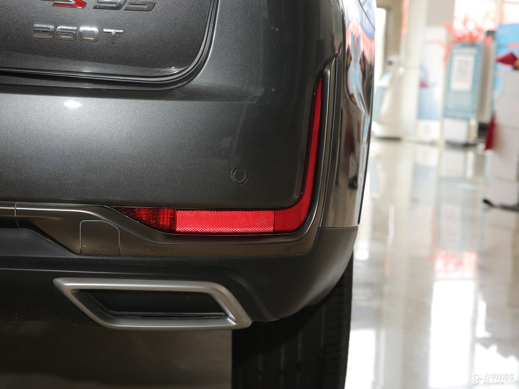 安第斯灰長(zhǎng)安CS95車尾外觀圖片