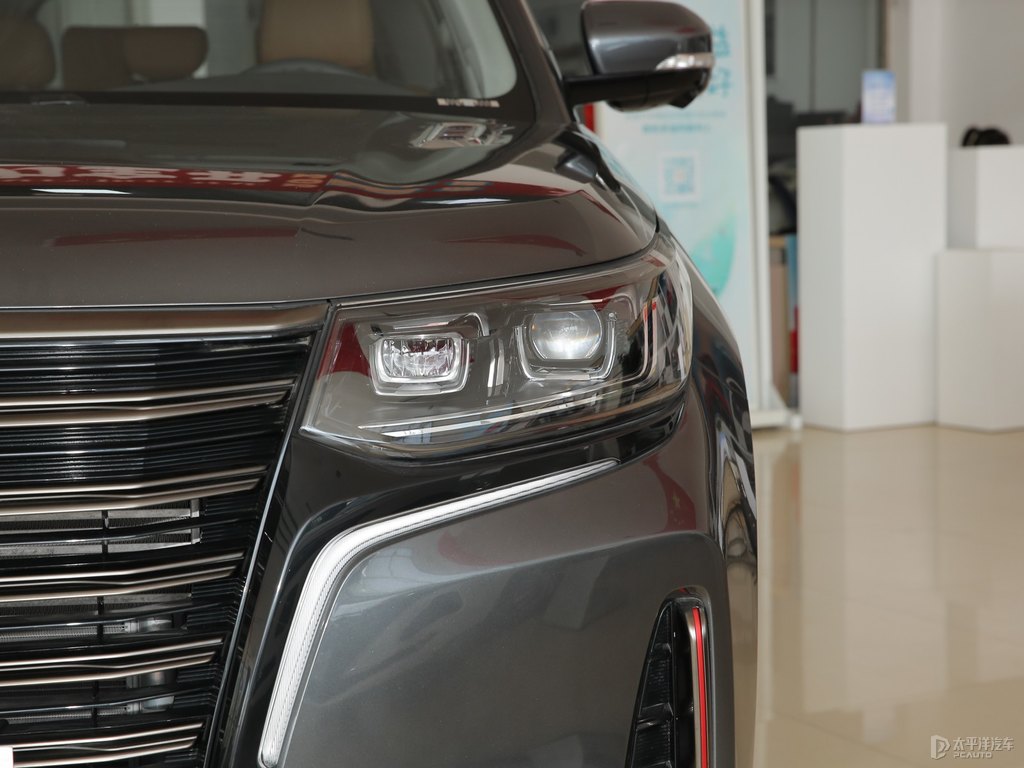 安第斯灰長安CS95車頭外觀圖片