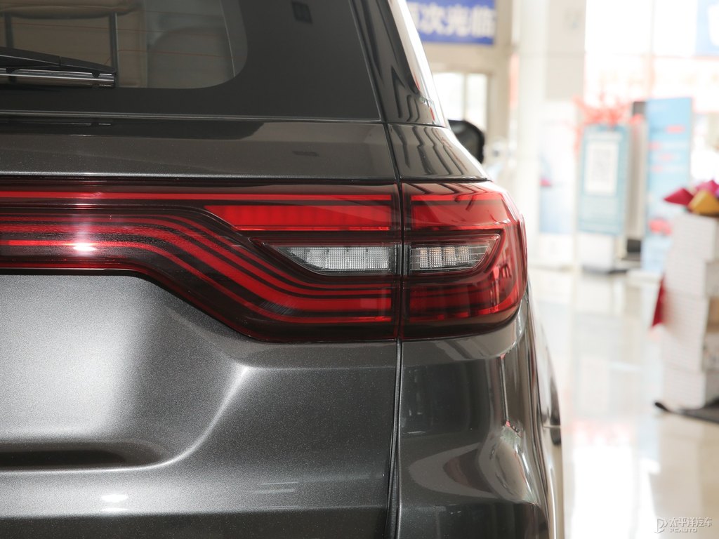 安第斯灰長(zhǎng)安CS95車尾外觀圖片