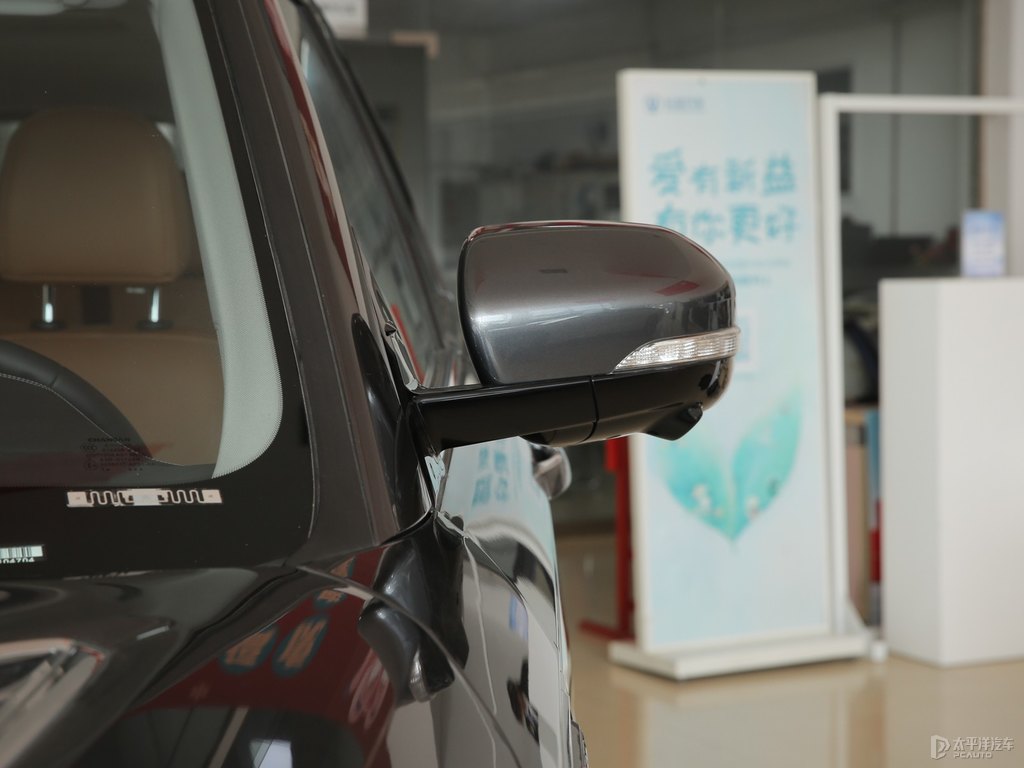 安第斯灰長安CS95車身外觀圖片