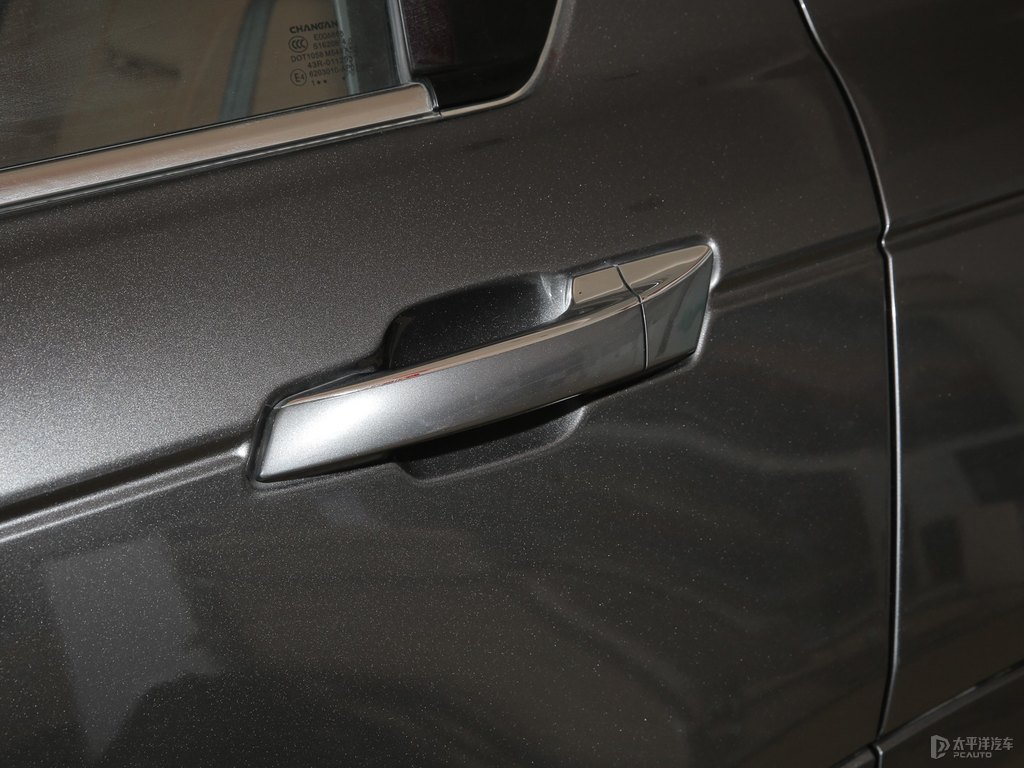安第斯灰長(zhǎng)安CS95車身外觀圖片