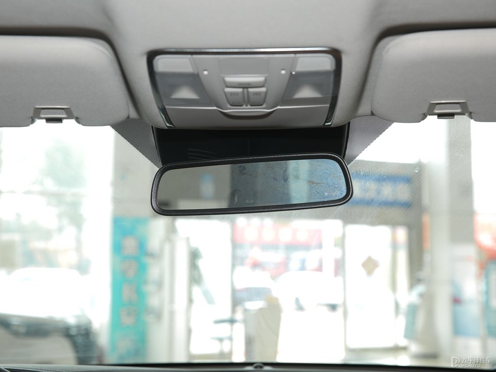 安第斯灰長(zhǎng)安CS95車(chē)廂內(nèi)飾圖片