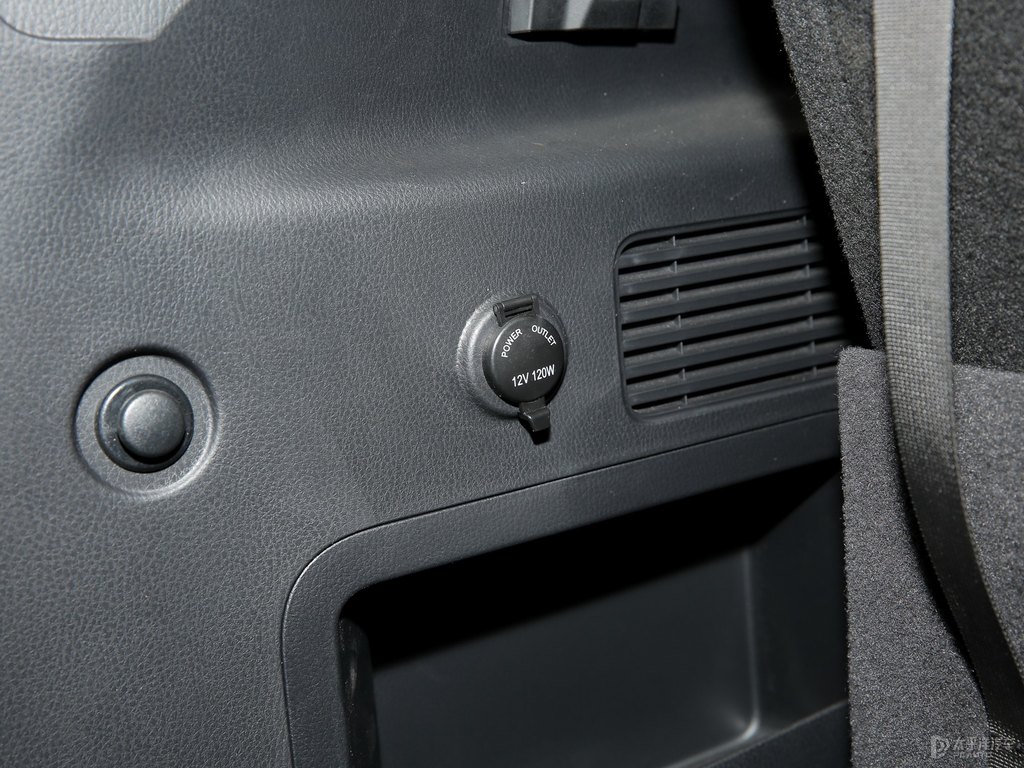 安第斯灰長安CS95后備廂空間圖片