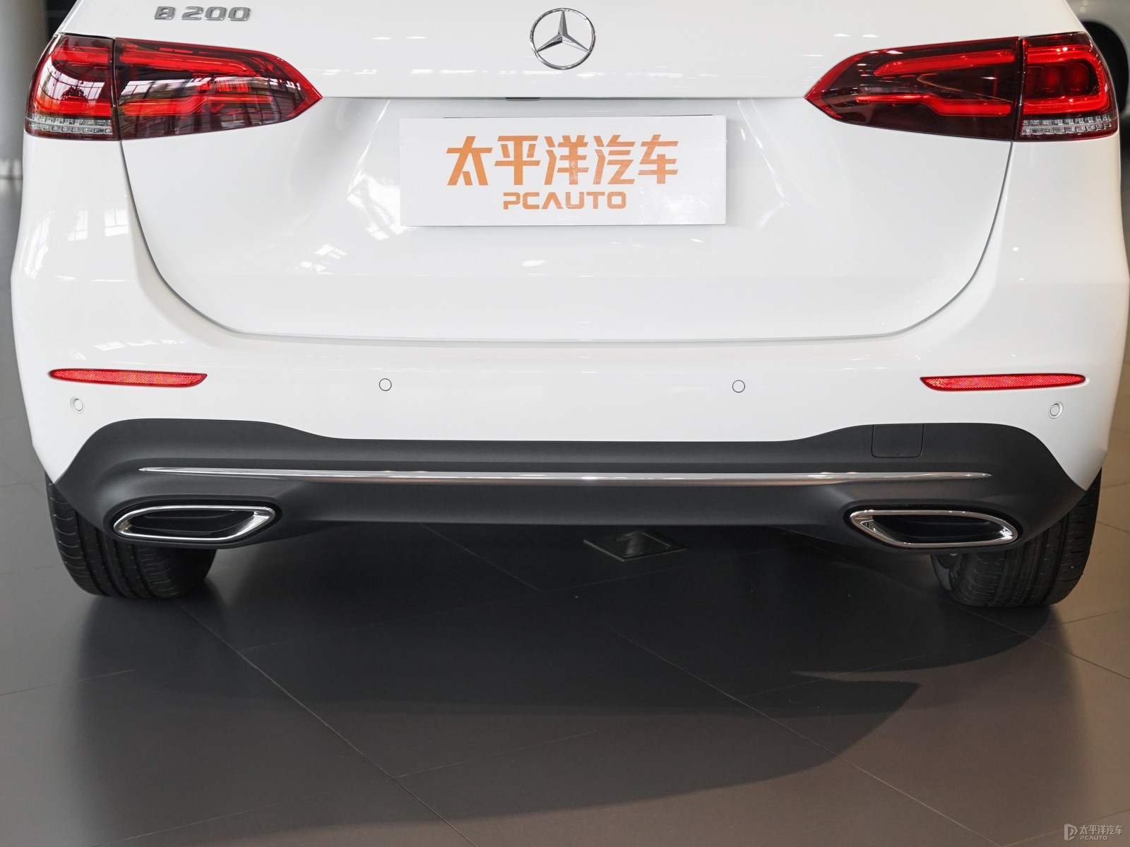 奔馳B級(jí)外觀高清大圖