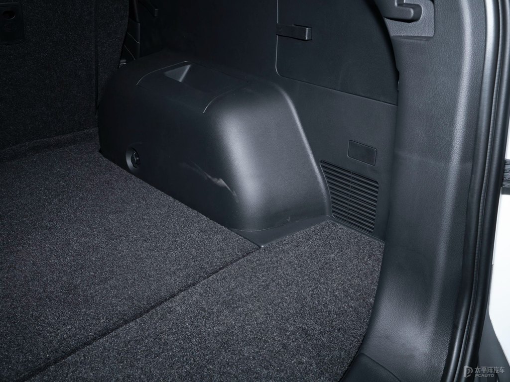 奇瑞白捷途X70M后備廂空間圖片