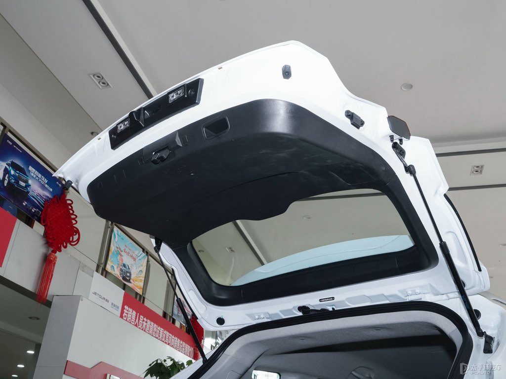 奇瑞白捷途X70M后備廂空間圖片