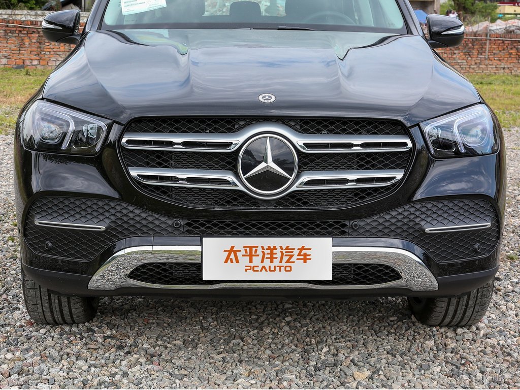 曜巖黑奔馳GLE車頭外觀圖片