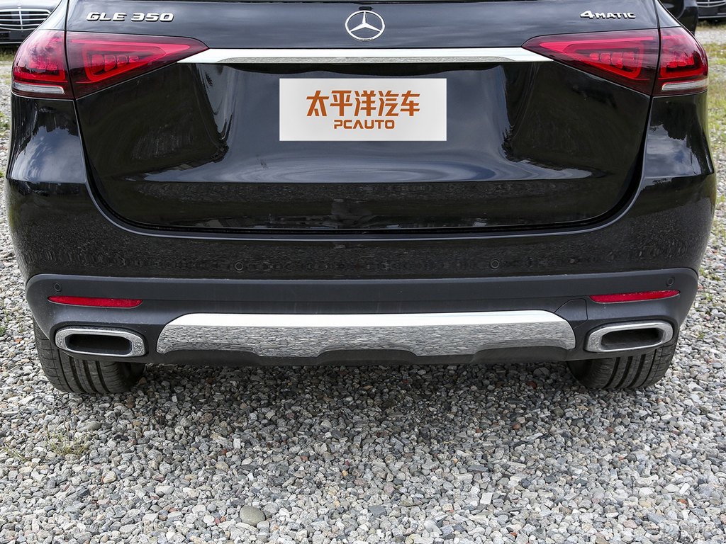 曜巖黑奔馳GLE車尾外觀圖片