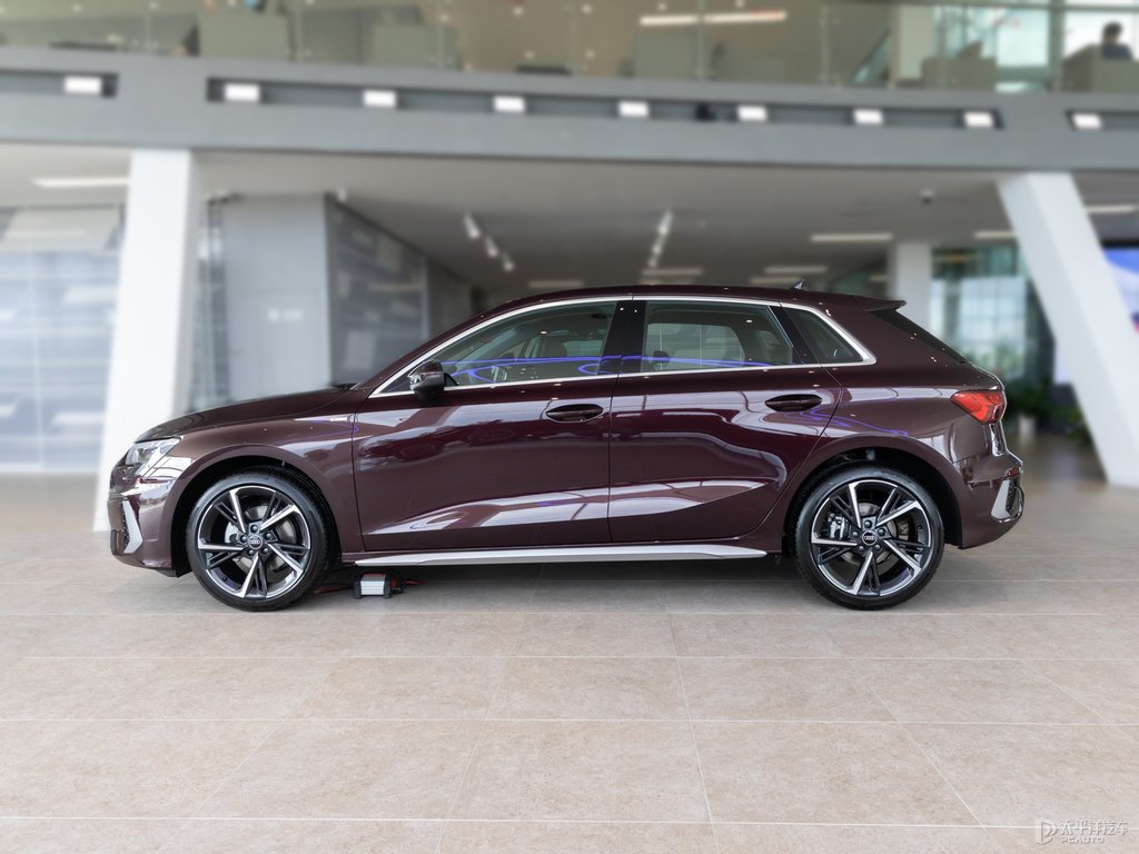西拉紅奧迪A3整車外觀外觀圖片