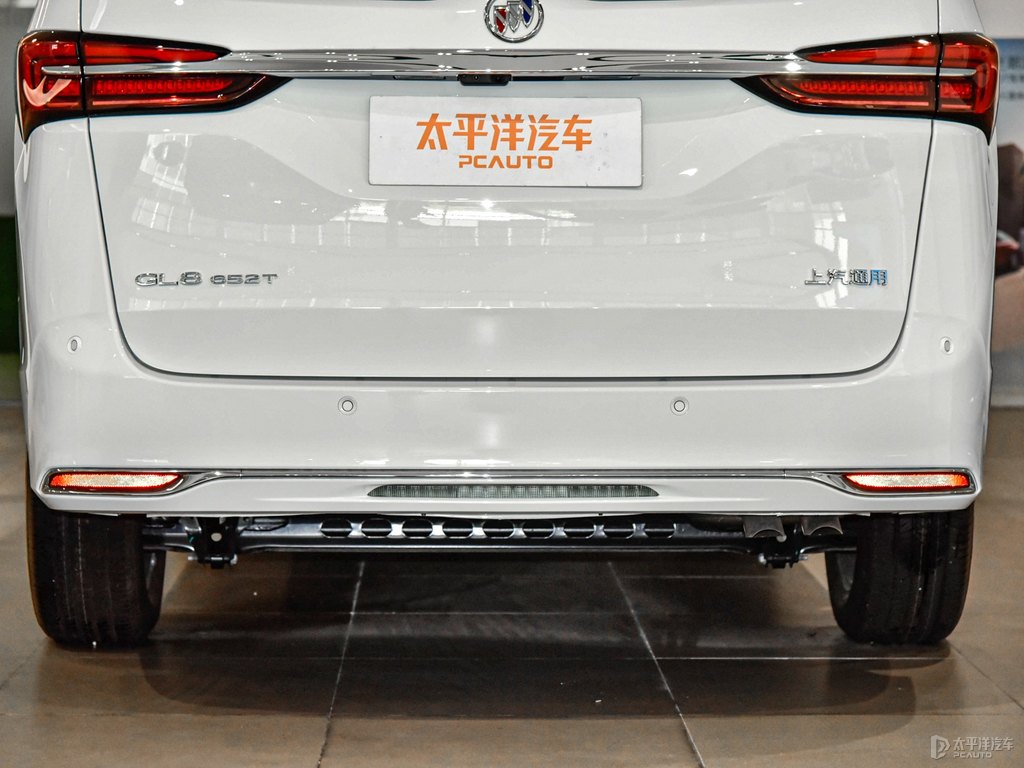 雪域白別克GL8車尾外觀圖片