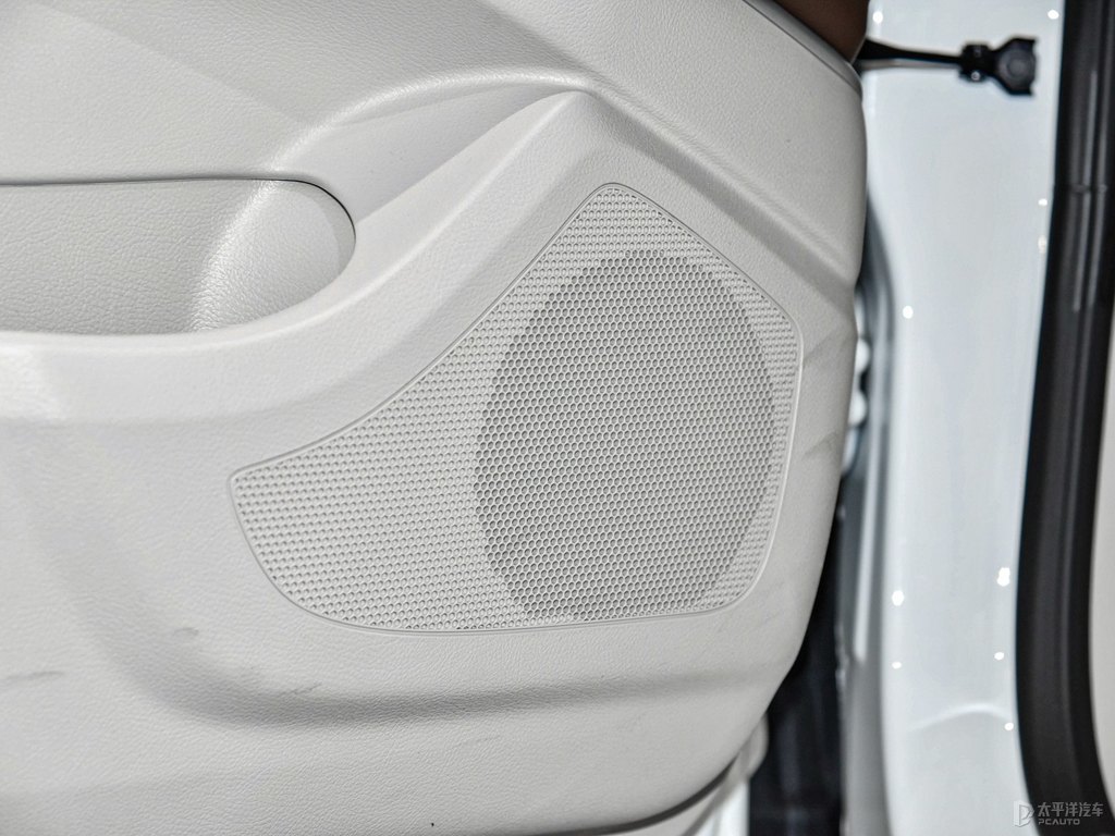 雪域白別克GL8車廂內(nèi)飾圖片