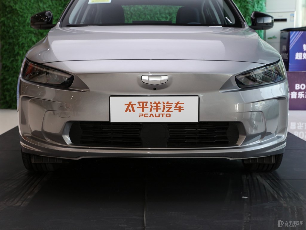 黑色+靜謐銀吉利幾何A車頭外觀圖片