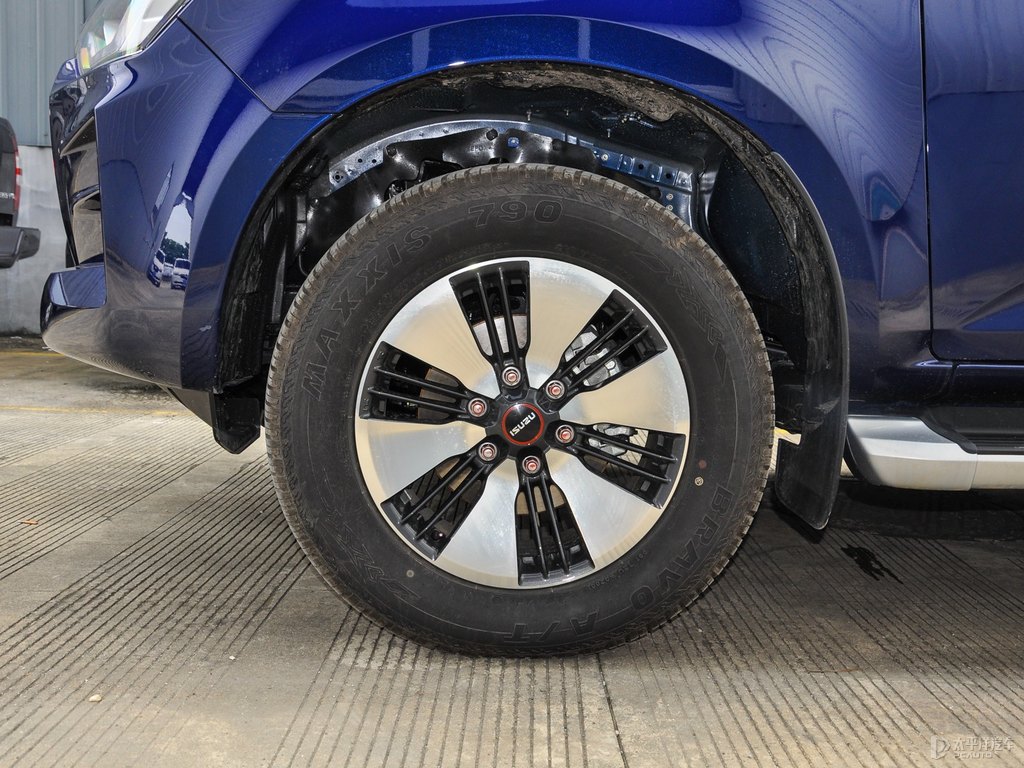 {D-MAX܇^DƬ