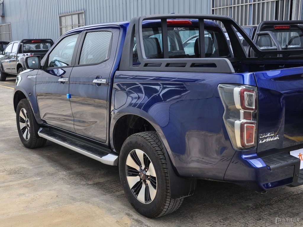 {D-MAX܇^DƬ
