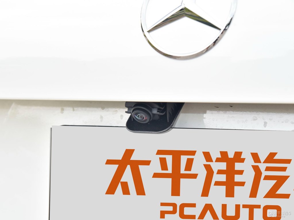 北極白奔馳B級(jí)車(chē)尾外觀(guān)圖片