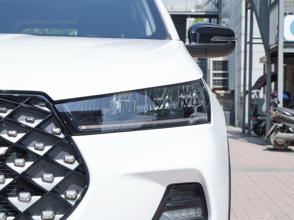 珍珠白瑞虎7車頭外觀圖片
