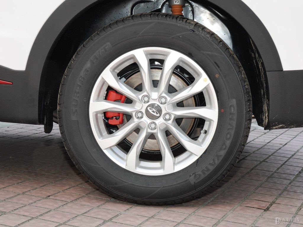 珍珠白瑞虎7車身外觀圖片