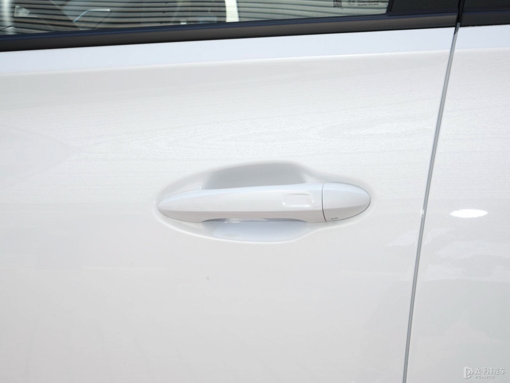 珍珠白瑞虎7車身外觀圖片