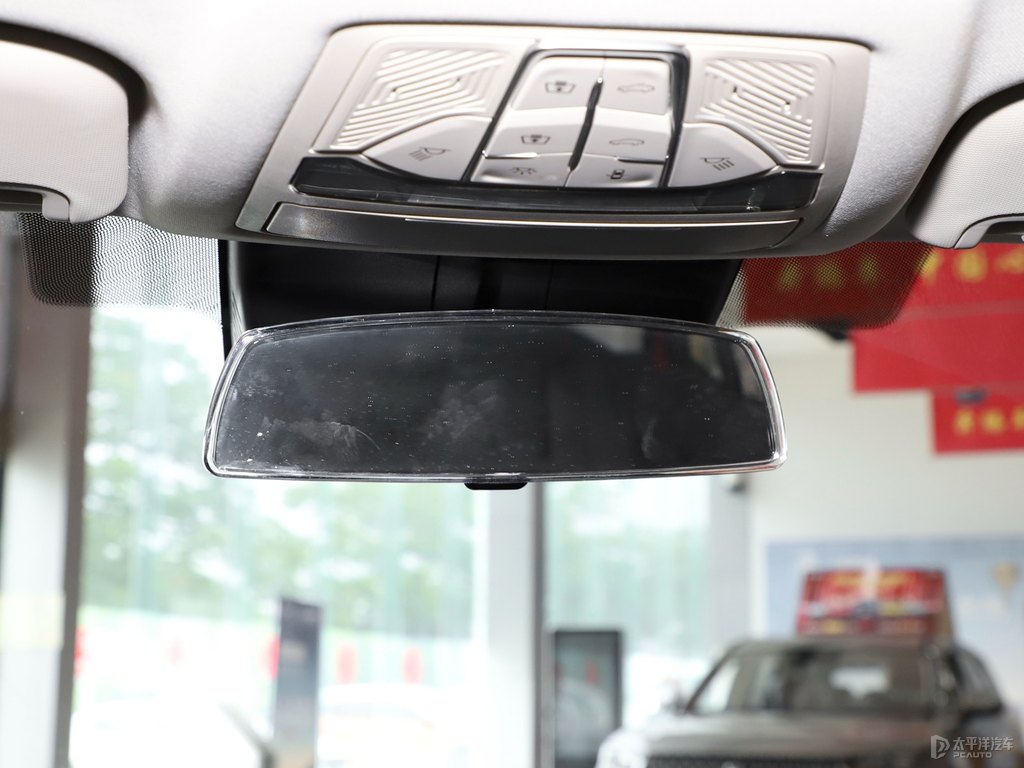 珍珠白奔騰B70車(chē)廂內(nèi)飾圖片