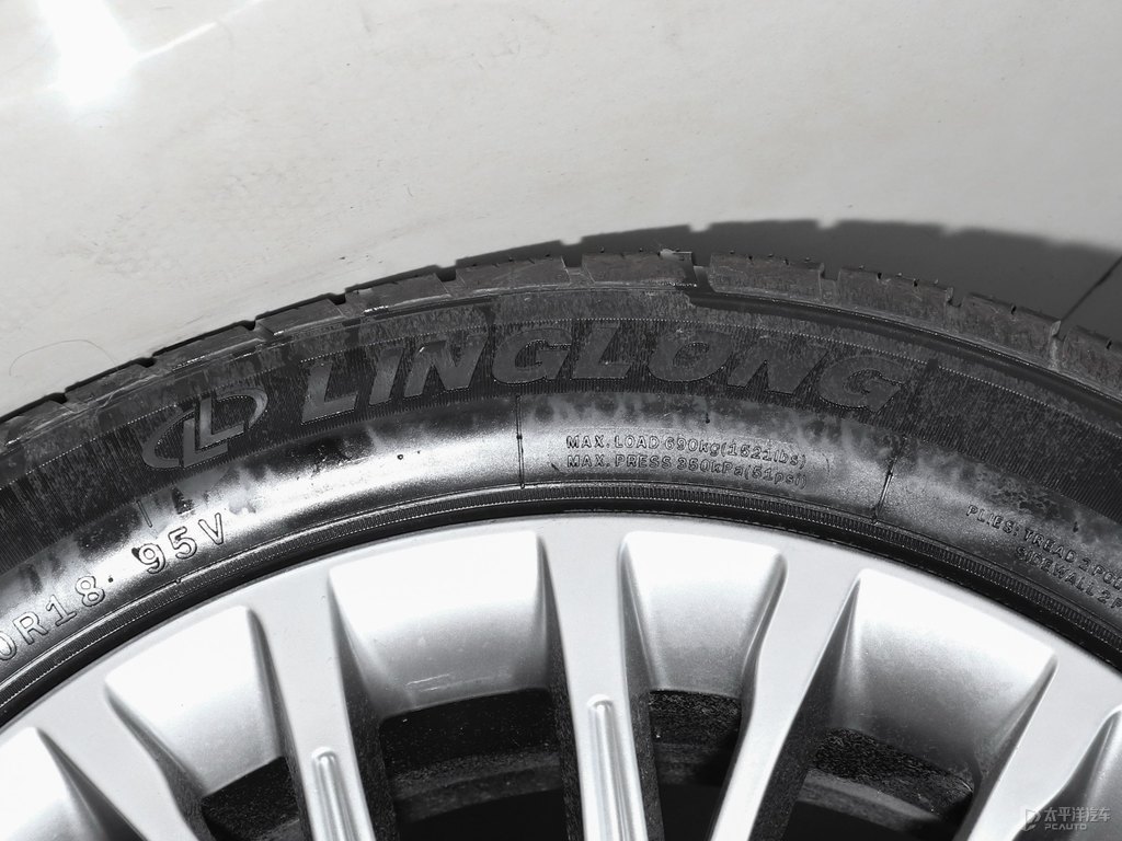 珍珠白奔騰B70細節(jié)其它細節(jié)圖片