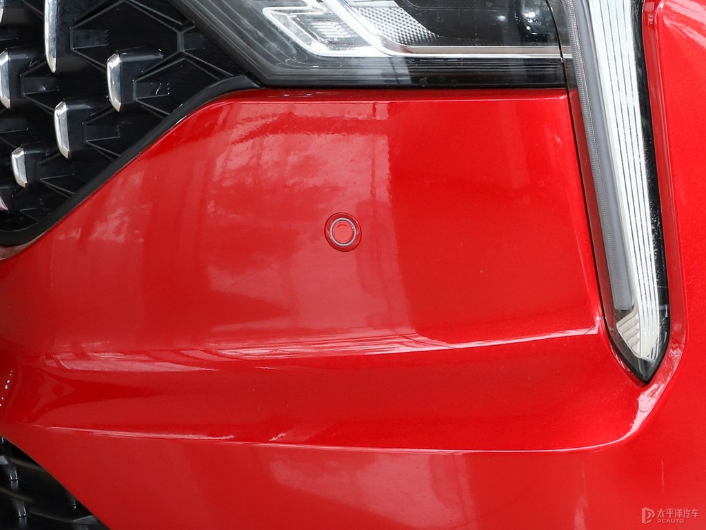 珍珠白奔騰B70車頭外觀圖片
