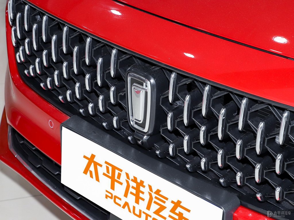 珍珠白奔騰B70車頭外觀圖片
