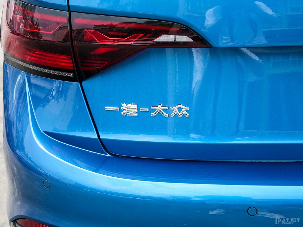 星瀚藍(lán)速騰車(chē)尾外觀(guān)圖片