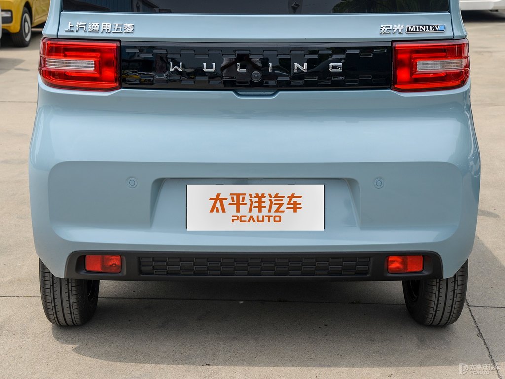 星空藍(lán)宏光MINIEV車尾外觀圖片