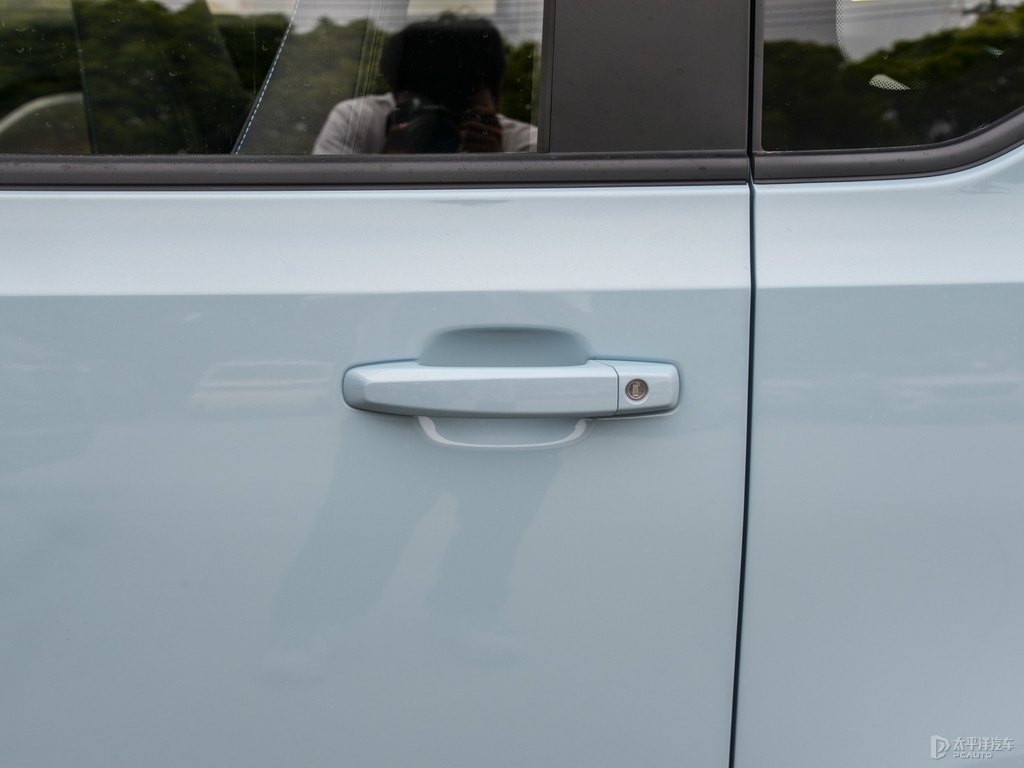 星空藍(lán)宏光MINIEV車身外觀圖片
