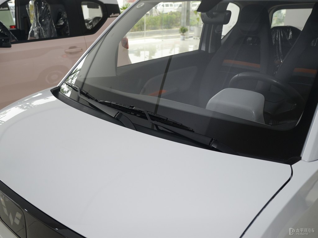 星云白宏光MINIEV車身外觀圖片