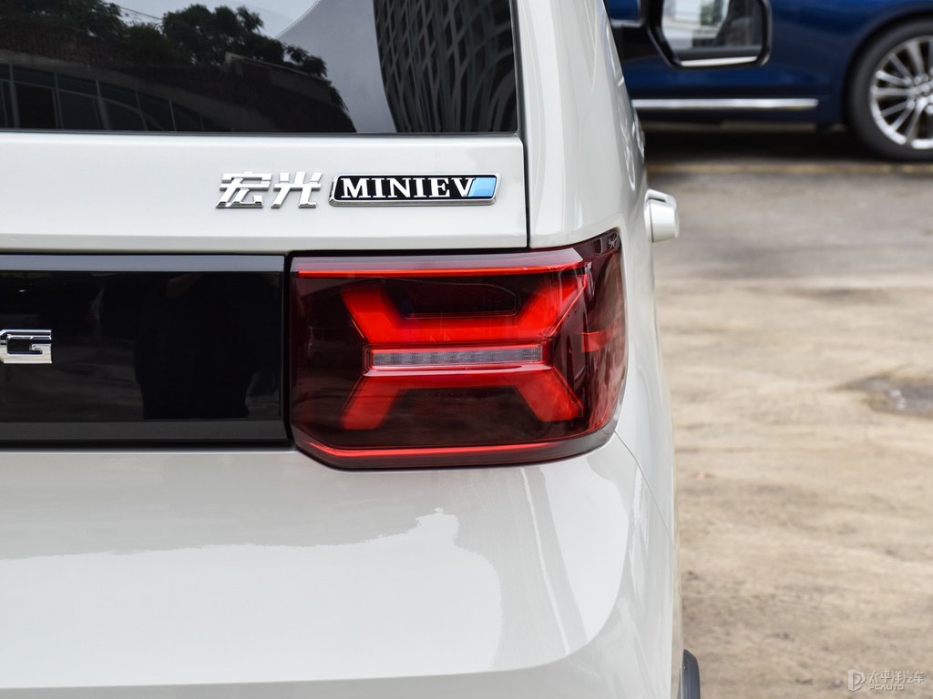 派對(duì)甜心(米)宏光MINIEV車尾外觀圖片